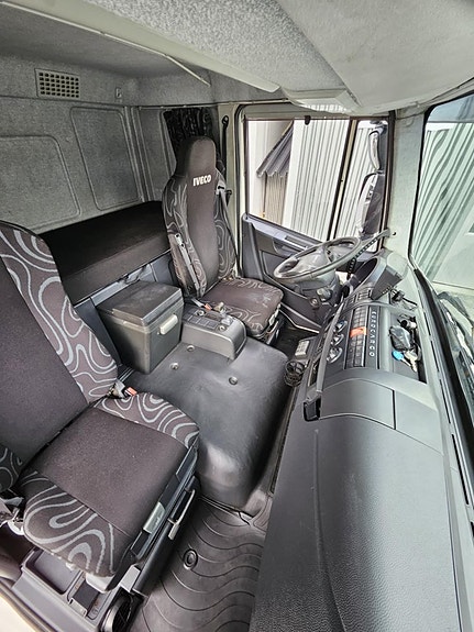 Iveco EUROCARGO 4 of 5