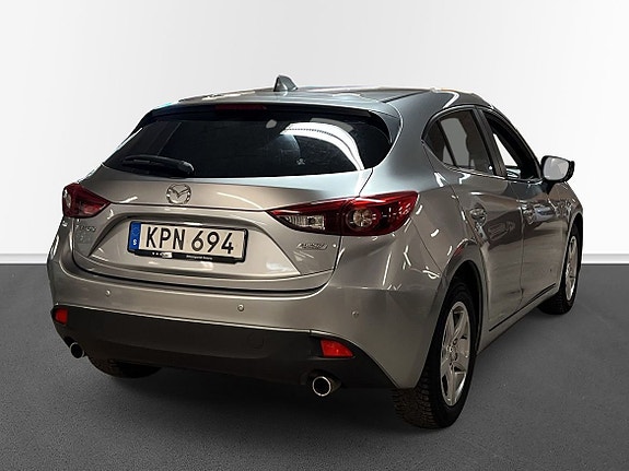 Mazda 3 4 of 5