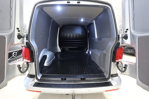 Volkswagen Transporter 9 of 15