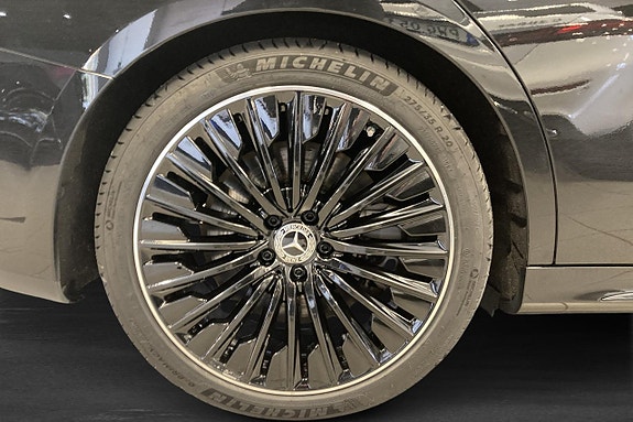 Mercedes-Benz E300 de 11 of 18