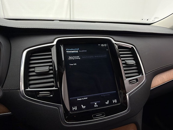 Volvo XC90 24 of 30
