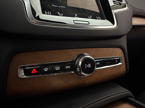 Volvo XC90 25 of 30