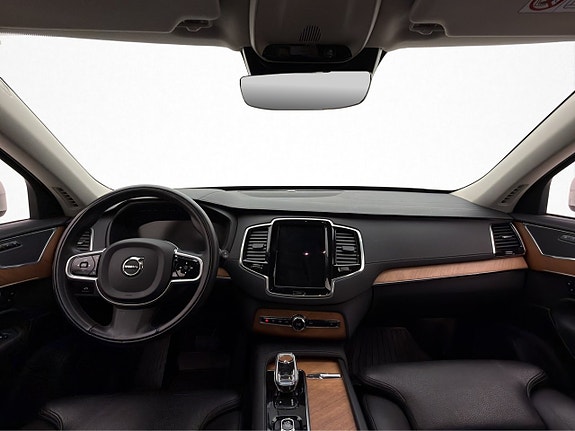 Volvo XC90 18 of 30