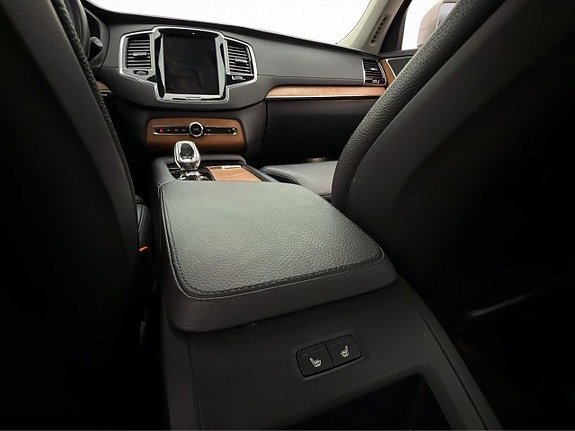 Volvo XC90 29 of 30