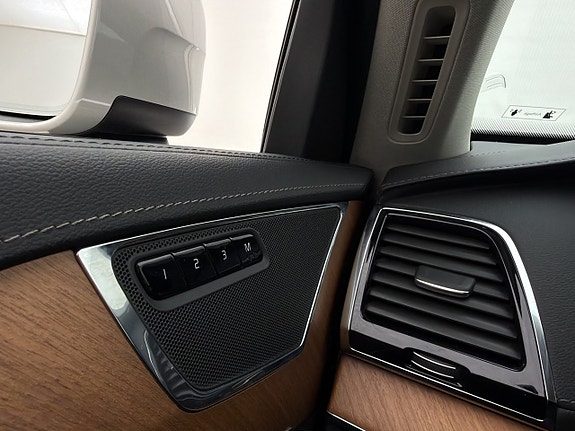 Volvo XC90 12 of 30