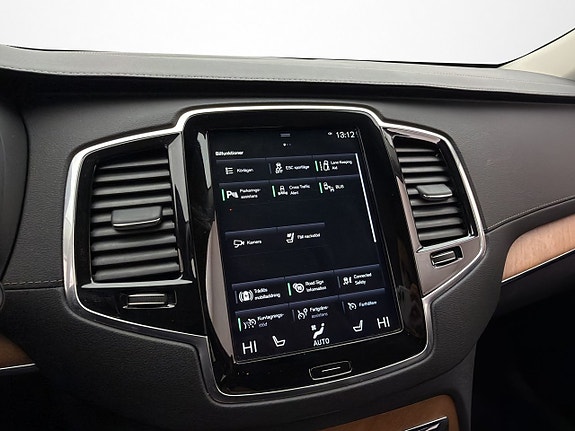 Volvo XC90 22 of 30