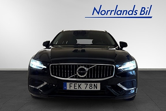 Volvo V60 2 of 5