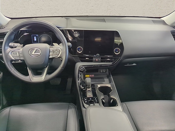 Lexus NX450h+ 5 of 5