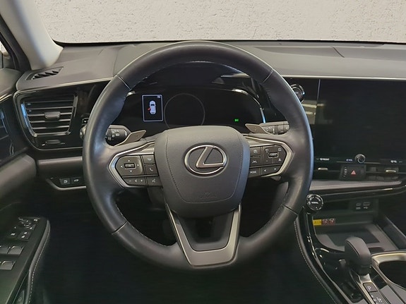 Lexus NX450h+ 6 of 18