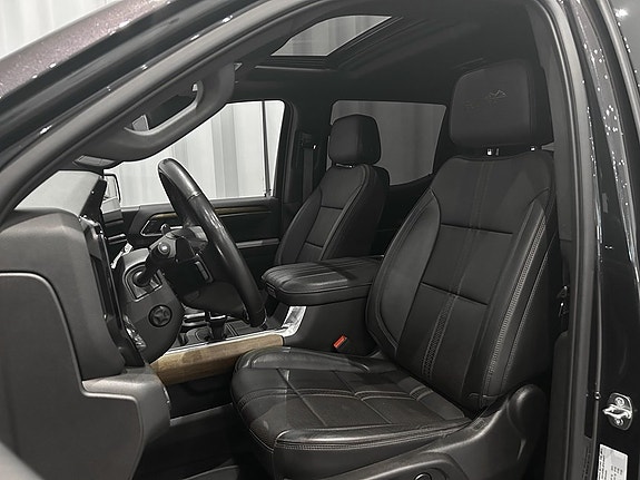Chevrolet Silverado 1500 11 of 25