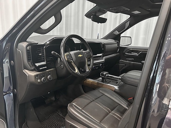 Chevrolet Silverado 1500 15 of 25