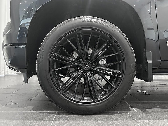 Chevrolet Silverado 1500 10 of 25
