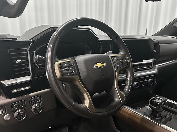 Chevrolet Silverado 1500 16 of 25