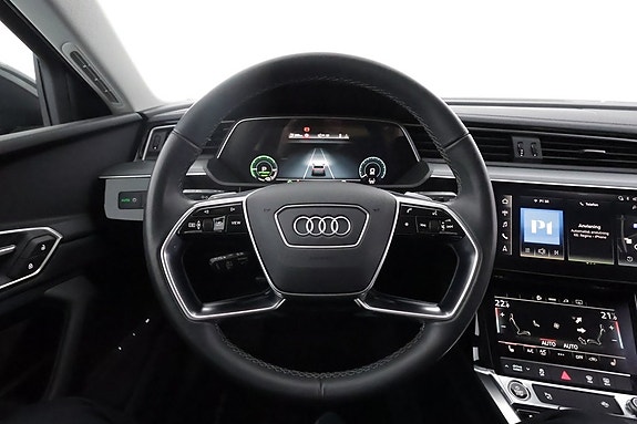 Audi Q8 20 of 27