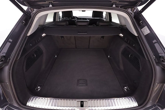 Audi Q8 9 of 27
