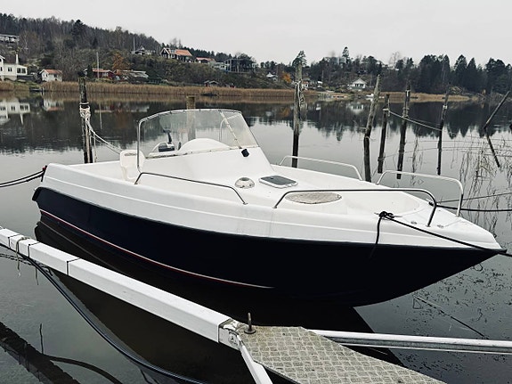 Barcon 22 WA Mercruiser 3.0L Sötvattenkyld GPS Ruff Trailer!