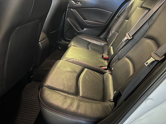 Mazda 3 3 of 5