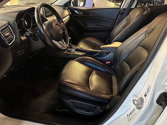 Mazda 3 5 of 5