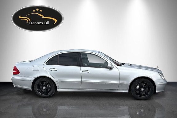Mercedes-Benz E200 5 of 5