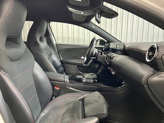 Mercedes-Benz A180 9 of 14
