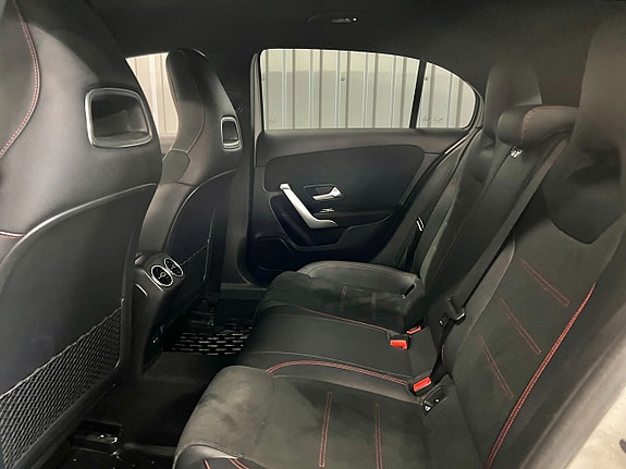 Mercedes-Benz A180 13 of 14