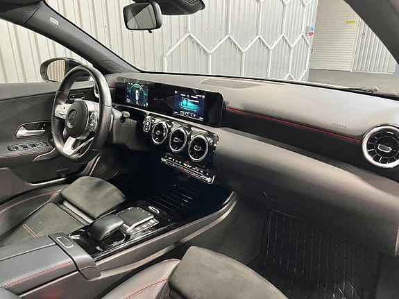 Mercedes-Benz A180 10 of 14