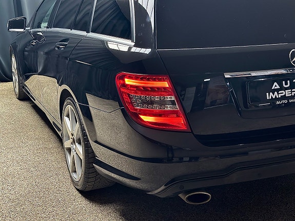Mercedes-Benz C300 14 of 30