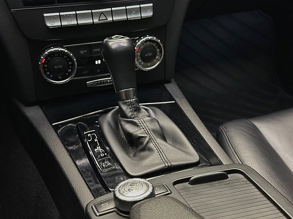 Mercedes-Benz C300 30 of 30