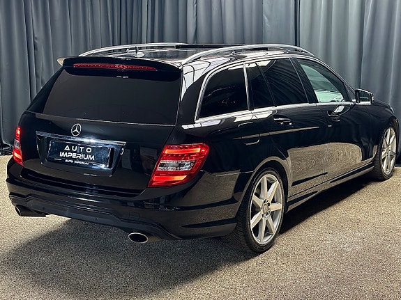 Mercedes-Benz C300 13 of 30