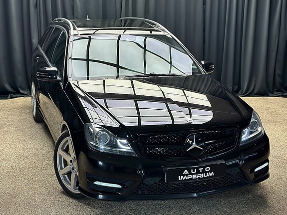 Mercedes-Benz C300 2 of 5