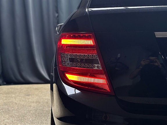 Mercedes-Benz C300 15 of 30