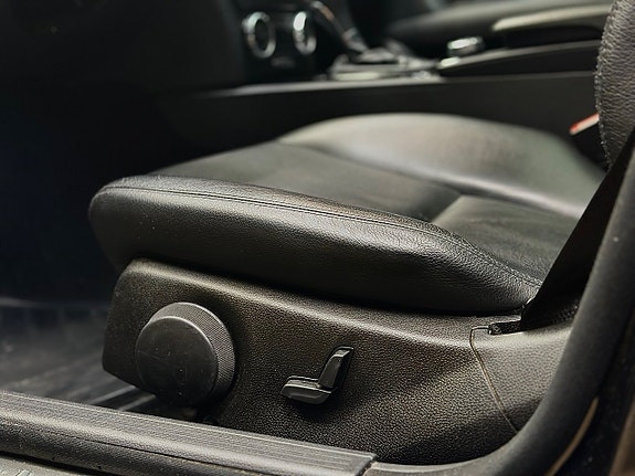 Mercedes-Benz C300 18 of 30