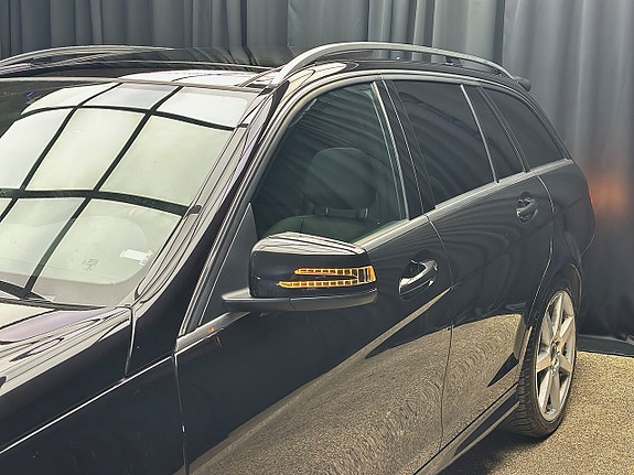 Mercedes-Benz C300 7 of 30