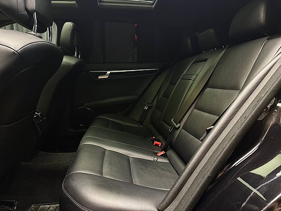 Mercedes-Benz C300 21 of 30