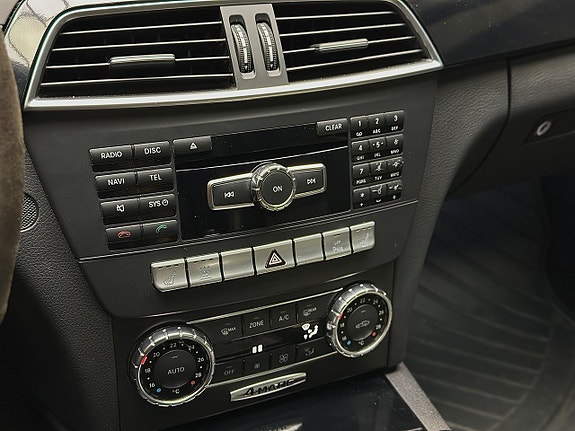 Mercedes-Benz C300 29 of 30