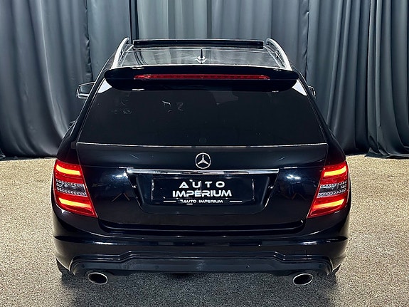 Mercedes-Benz C300 11 of 30