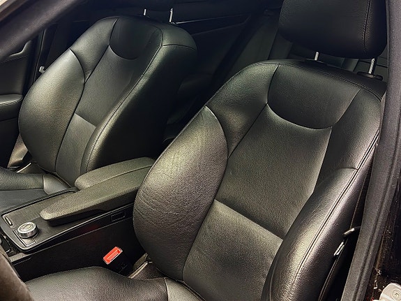 Mercedes-Benz C300 19 of 30