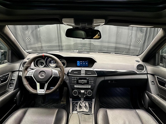 Mercedes-Benz C300 26 of 30