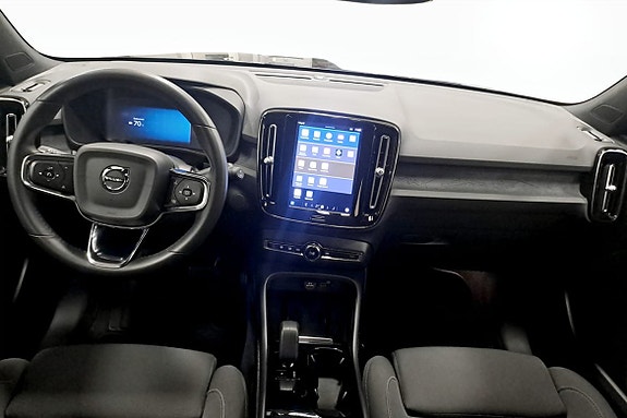 Volvo XC40 4 of 5