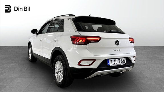 Volkswagen T-Roc 3 of 5