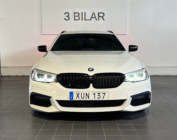 BMW 520d 3 of 5