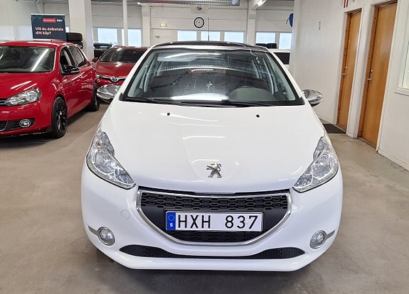 Peugeot 208 8 of 19