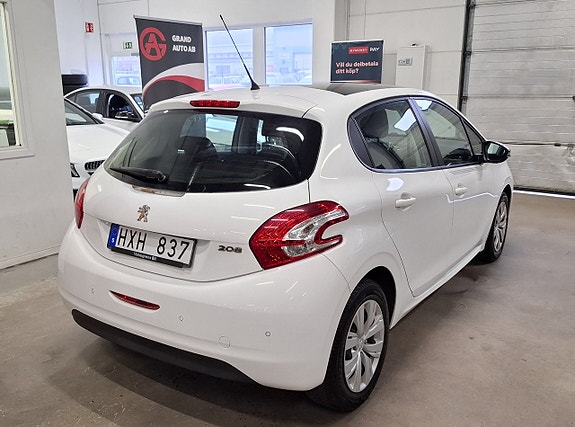 Peugeot 208 4 of 19