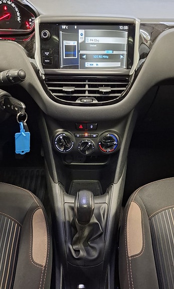 Peugeot 208 19 of 19