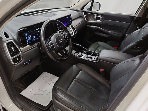 Kia Sorento 8 of 23