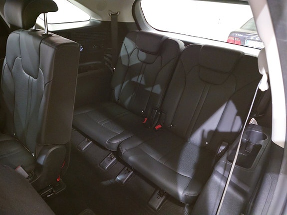 Kia Sorento 10 of 23
