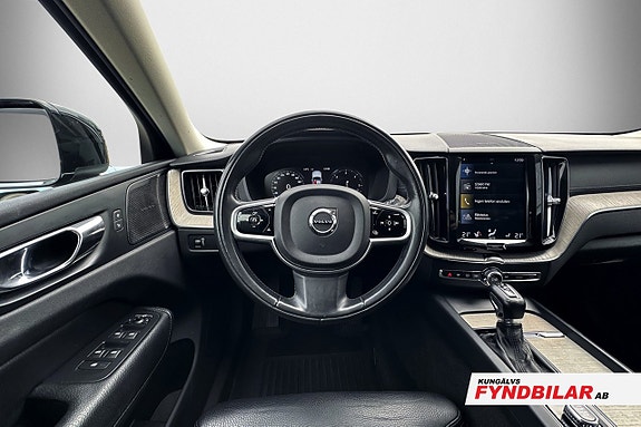 Volvo XC60 8 of 12