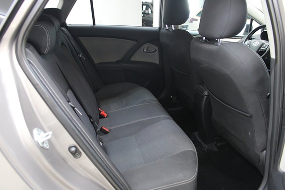 Toyota Avensis 10 of 12