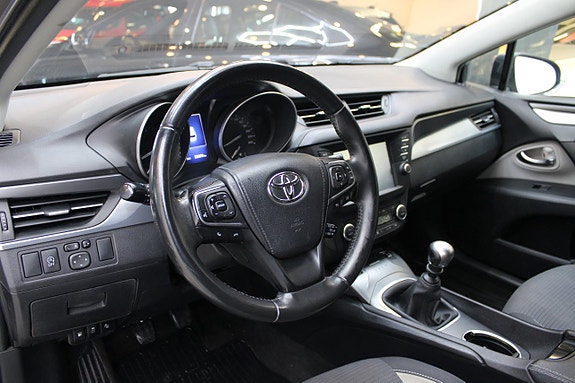 Toyota Avensis 11 of 12