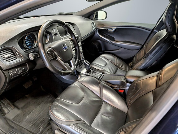 Volvo V40 9 of 17